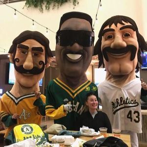 Meet your Posher, Sidney